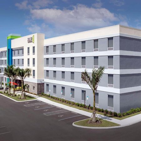 Home2 Suites By Hilton Fort Myers Airport Екстер'єр фото