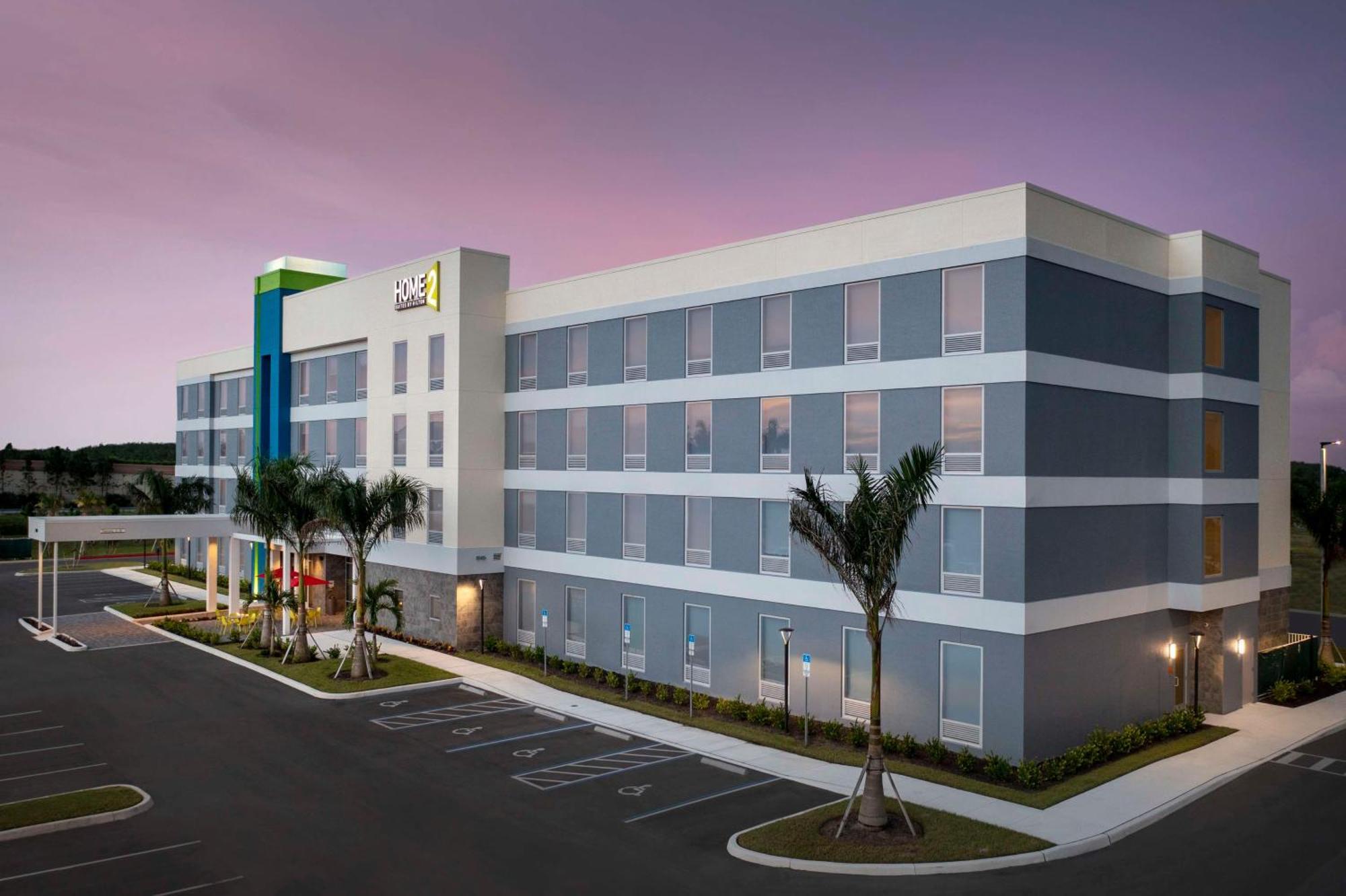 Home2 Suites By Hilton Fort Myers Airport Екстер'єр фото
