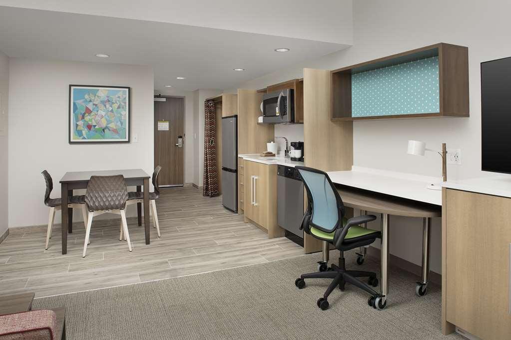 Home2 Suites By Hilton Fort Myers Airport Номер фото